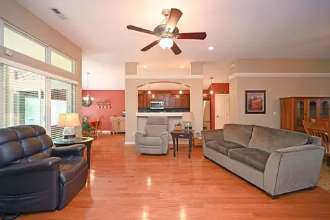 1050 Logan Lndg, Cincinnati, OH 45245 photo 9