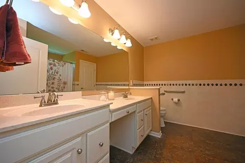 1050 Logan Lndg, Cincinnati, OH 45245 photo 20