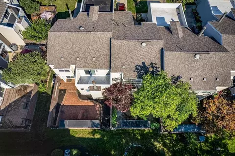 8707 Bayport Dr, Washington Township, OH 45458