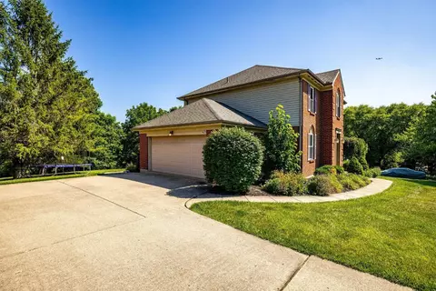 7756 Mitchell Park Dr, Cleves, OH 45002 photo 3