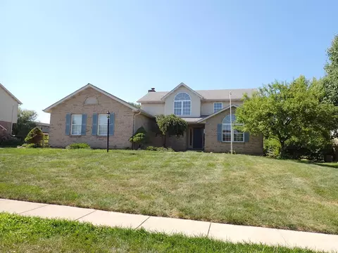 5557 Shady Meadows Dr, Hamilton, OH 45011