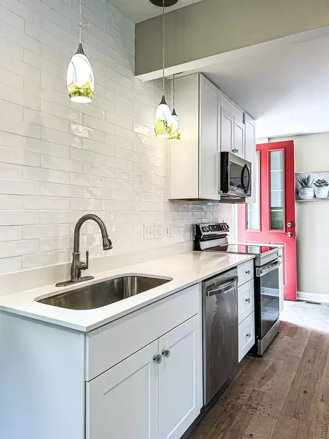 287 Bodmann Ave, Cincinnati, OH 45219 photo 8