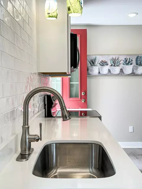 287 Bodmann Ave, Cincinnati, OH 45219 photo 9