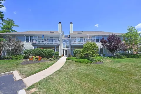 1082 Wittshire Ln #E, Cincinnati, OH 45255