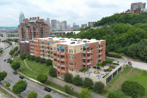 903 Adams Xing #210, Cincinnati, OH 45202