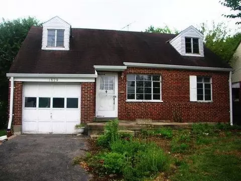 1529 Galbraith Rd, Cincinnati, OH 45231