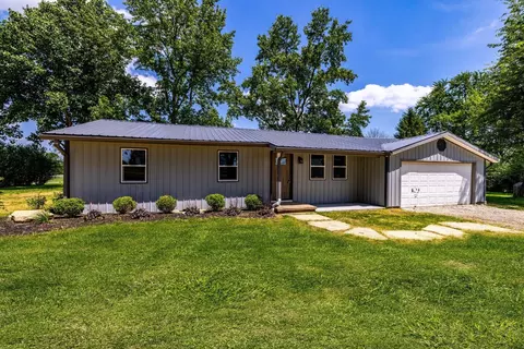 7056 Wayne Trce, Somerville, OH 45064