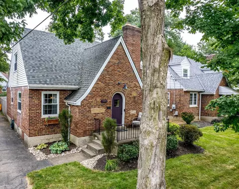 3868 Settle Rd, Mariemont, OH 45227 photo 3