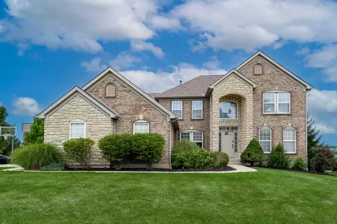 5555 Sarahs Oak Dr, Cincinnati, OH 45248
