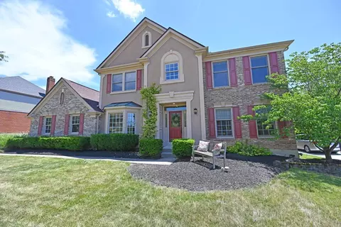 554 Belle Meade Farm Dr, Loveland, OH 45140