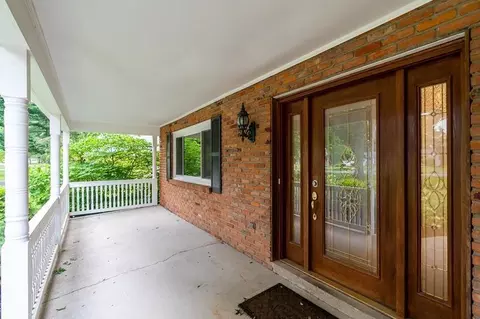 9041 Foxhunter Ln, Cincinnati, OH 45242 photo 2