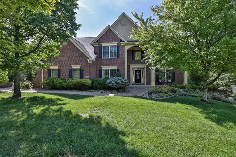 11040 Woodlands Way, Blue Ash, OH 45241