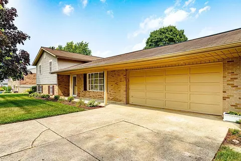 2190 Bevington Ln, Hamilton, OH 45013