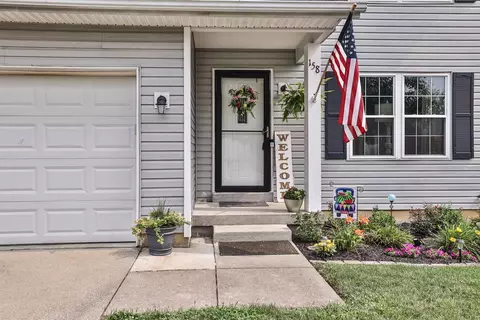 158 Hildebrant Dr, Hamilton Township, OH 45039 photo 3