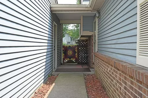 620 Regent Rd, Cincinnati, OH 45245 photo 3