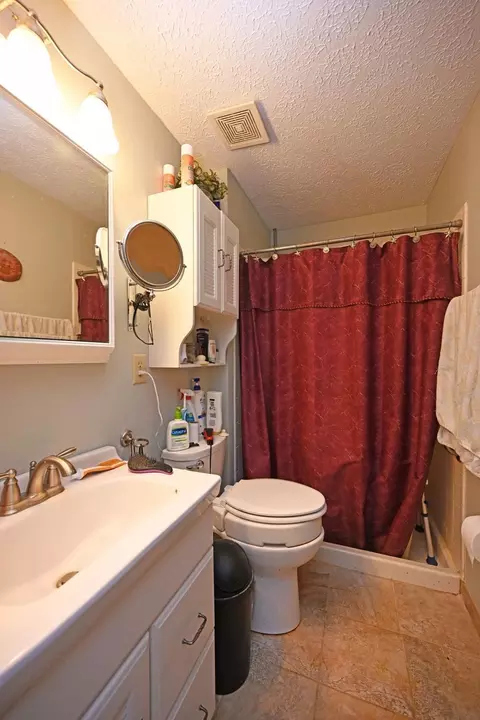 620 Regent Rd, Cincinnati, OH 45245 photo 21