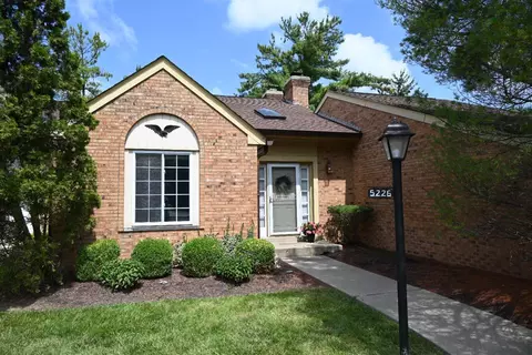5226 S Eaglesnest Dr, Cincinnati, OH 45248
