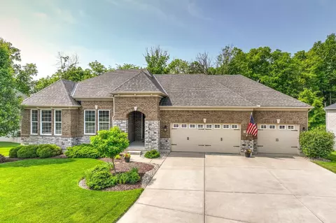 9819 Barnswood Ln, Loveland, OH 45140