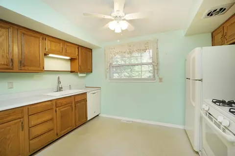 596 Terrace View Dr, Cincinnati, OH 45255 photo 10