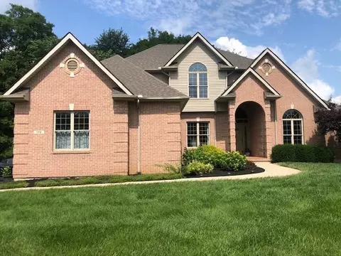 172 Woods Edge Ct, Wilmington, OH 45177