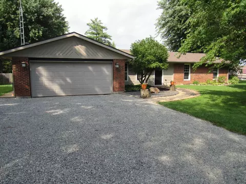 7698 Center Rd, Wilmington, OH 45177
