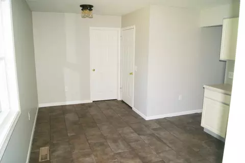640 Chateau Dr, Cincinnati, OH 45244 photo 5
