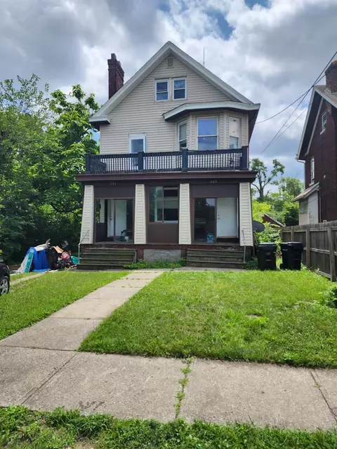 349 Earnshaw, Cincinnati, OH 45219