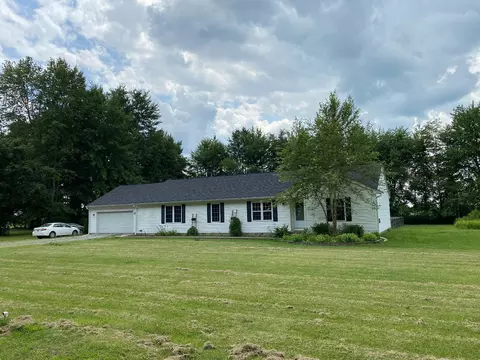 6443 Long Glady Rd, Blanchester, OH 45107