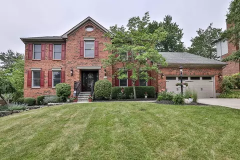 8212 Indian Trail Dr, Madeira, OH 45243