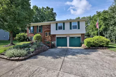 669 Chateau Dr, Cincinnati, OH 45244