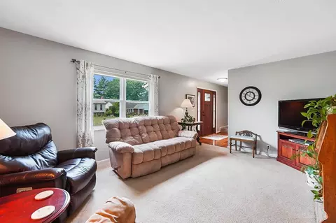 8588 Coran Dr, Cincinnati, OH 45255 photo 9