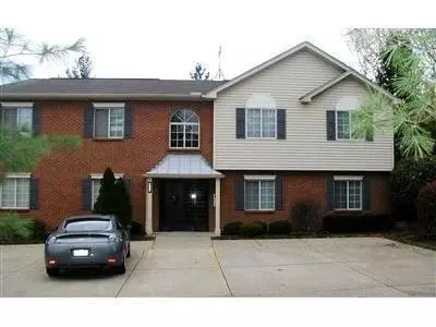 5272 Farm House Ln, Cincinnati, OH 45238