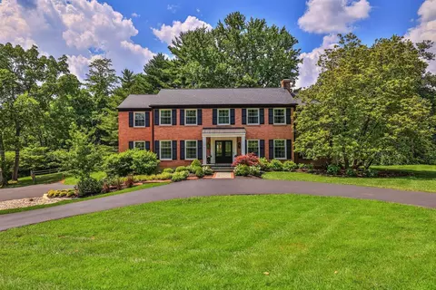 5305 Ivyfarm Rd, Cincinnati, OH 45243