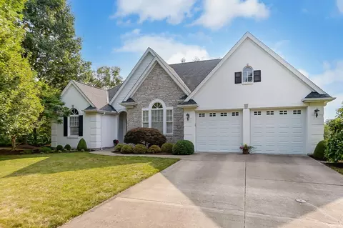 1410 Camberly Dr, Wyoming, OH 45215