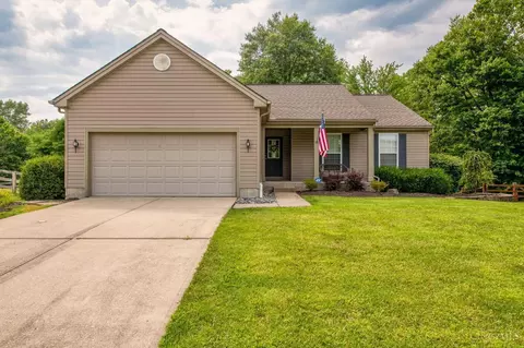 1552 Apple Tree Dr, Amelia, OH 45102