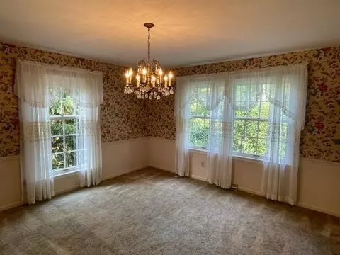 11199 Embassy Dr, Forest Park, OH 45240 photo 9