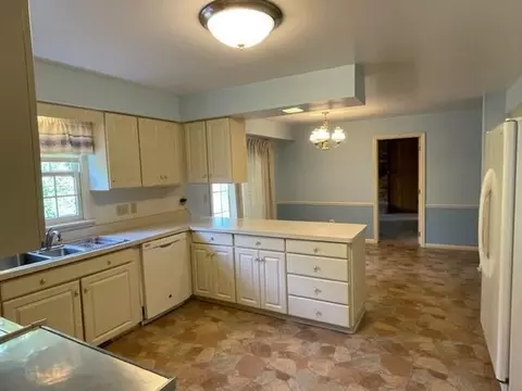 11199 Embassy Dr, Forest Park, OH 45240 photo 10