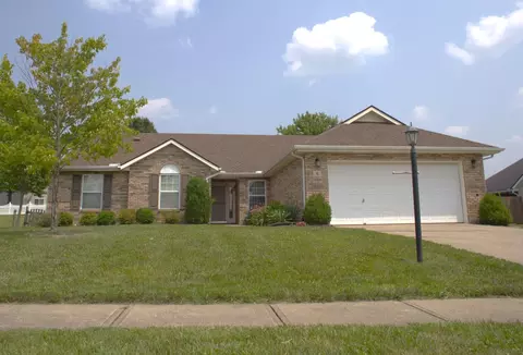 6 Green Knoll Dr, Franklin, OH 45005