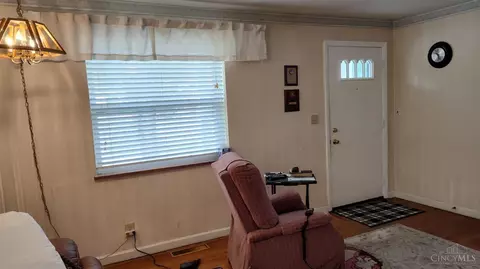 126 E Crest Dr, Reading, OH 45215 photo 4