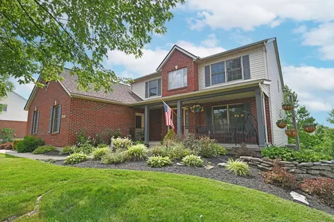 6937 Berry Blossom Ct, Hamilton, OH 45011