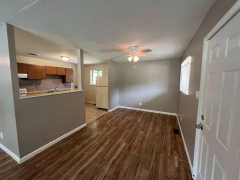 8600 Zodiac Dr, Cincinnati, OH 45231 photo 3