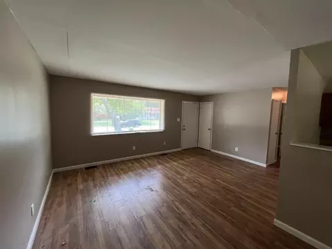 8600 Zodiac Dr, Cincinnati, OH 45231 photo 4