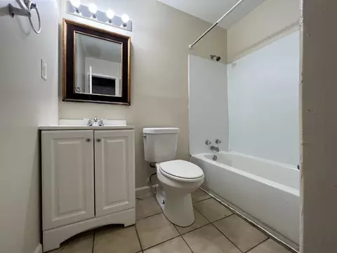 8600 Zodiac Dr, Cincinnati, OH 45231 photo 12