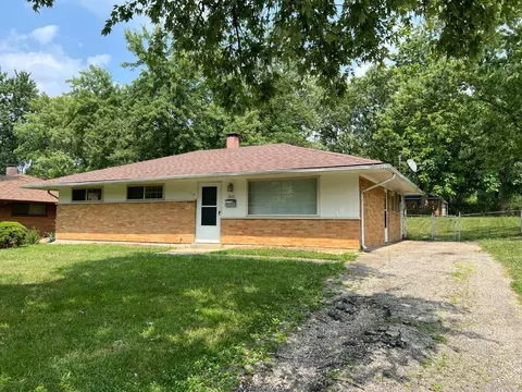 8600 Zodiac Dr, Cincinnati, OH 45231 photo 2