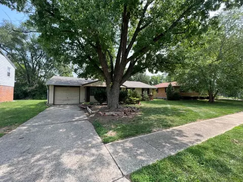 11986 Algiers Dr, Cincinnati, OH 45246 photo 2