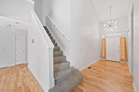 1050 Timberland Dr, Woodlawn, OH 45215 photo 4