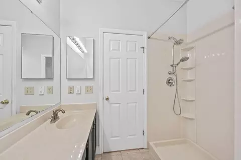 1050 Timberland Dr, Woodlawn, OH 45215 photo 12