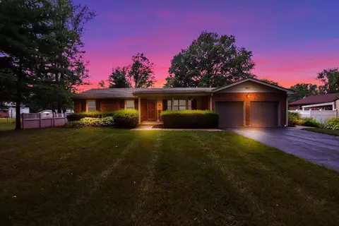 9571 Iris Dr, West Chester, OH 45241