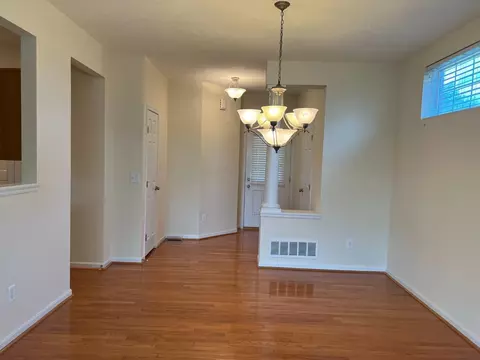 947 Crossing Pointe, Cincinnati, OH 45231 photo 2