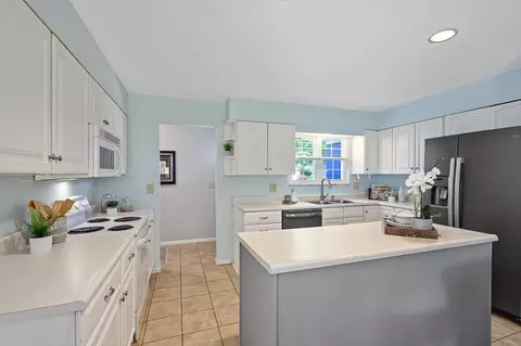 9508 Fallson Ct, Blue Ash, OH 45242 photo 11